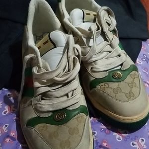 Almost new,missing insole